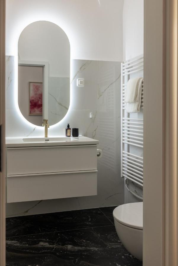 Apartment Swanky Residence, 4 Stars, Centre, Free Parking